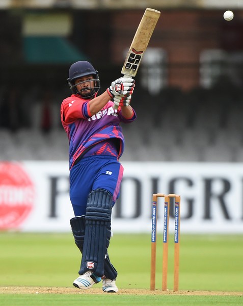 क्रिकेटमा नेपालका कप्तान ज्ञानेन्द्रको छक्का र चौकाको बर्षा